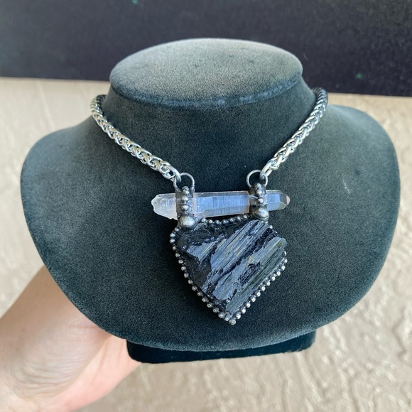 Natural heart shape black tourmaline & crystal quartz charm boho goth necklace - Picture 12 of 13